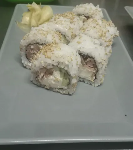 філадельфія кунжут з лососем